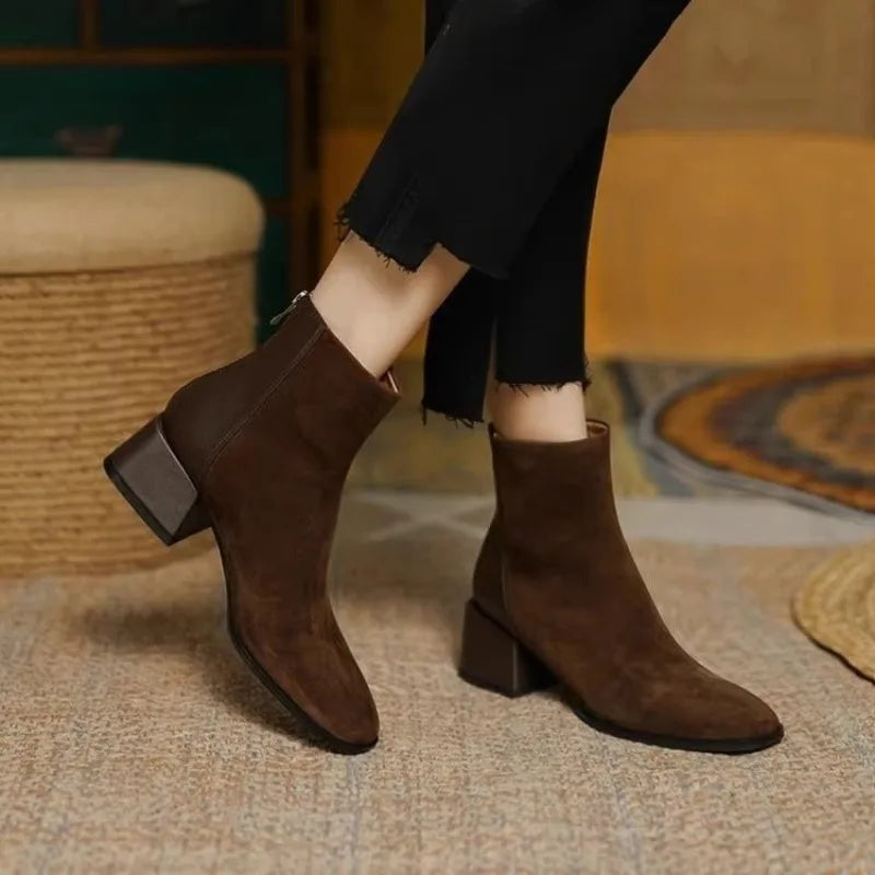 Juliet - Stylish Modern Boots